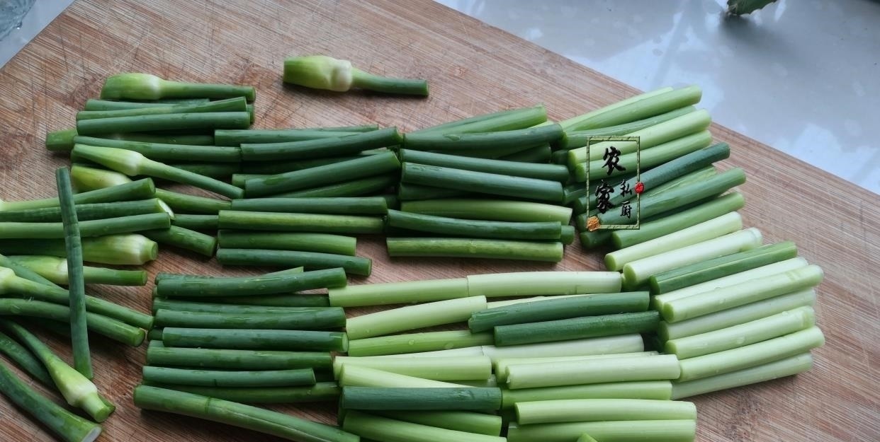 腌蒜苔|黃磊做韓式腌蒜苔,何炅驚叫:好吃!曬黃磊同款做法火了朋友圈!