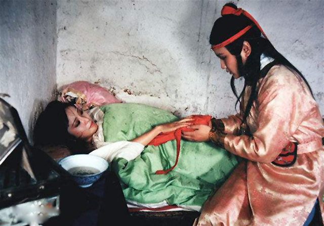 晴雯#《红楼梦》晴雯对宝玉的感情,从一个细节可以看出,真不简单