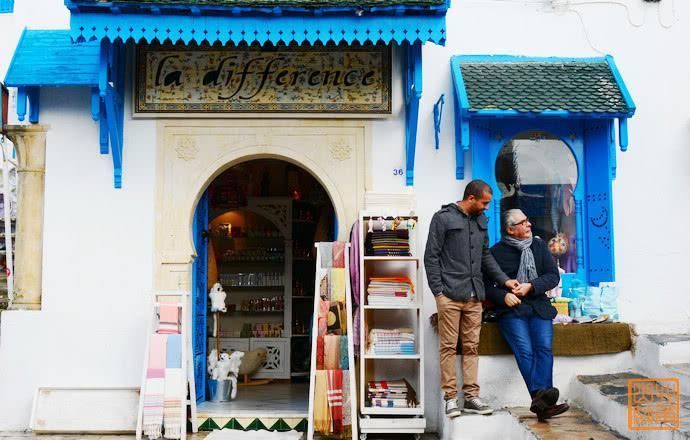 春雪|非洲最梦幻蓝白小镇,在草席咖啡馆抽水烟喝甜茶,这里的惬意不输圣托里尼