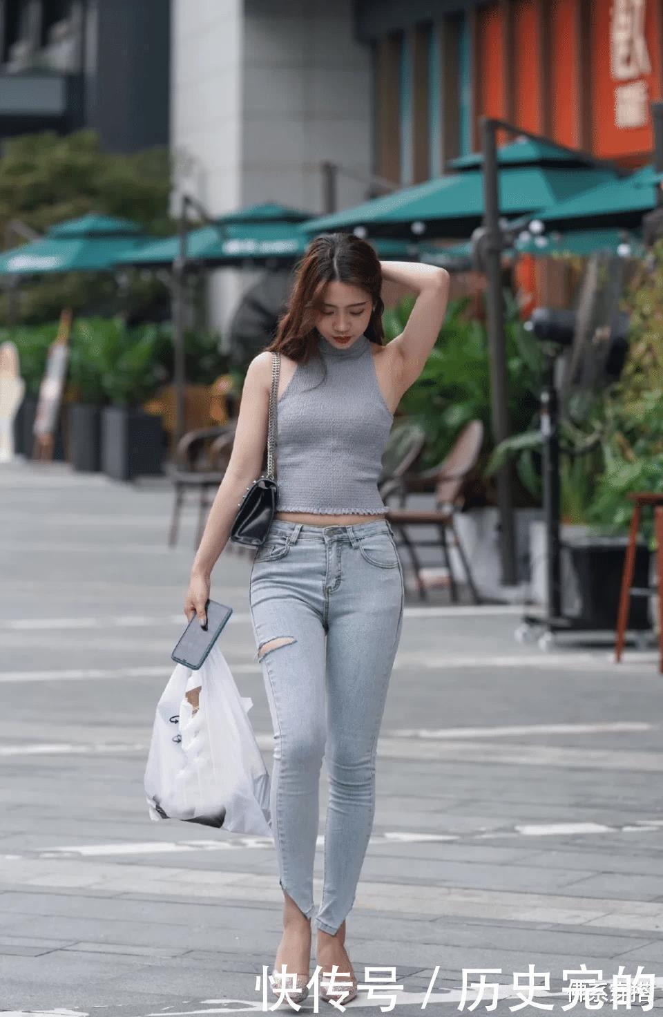 牛仔裤休闲减龄又优雅，自信而时尚