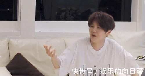 鹿晗被節(jié)目組逼瘋,不能洗手直接用褲衩擦臉,畫面不忍直視