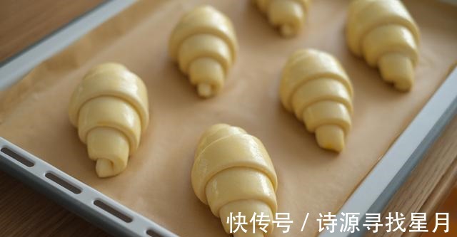教程|可颂牛角面包,手工开酥教程!