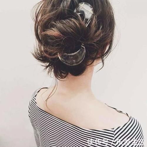 扎了这么多年的丸子头，你真的扎对了吗？这么扎丸子头才好看