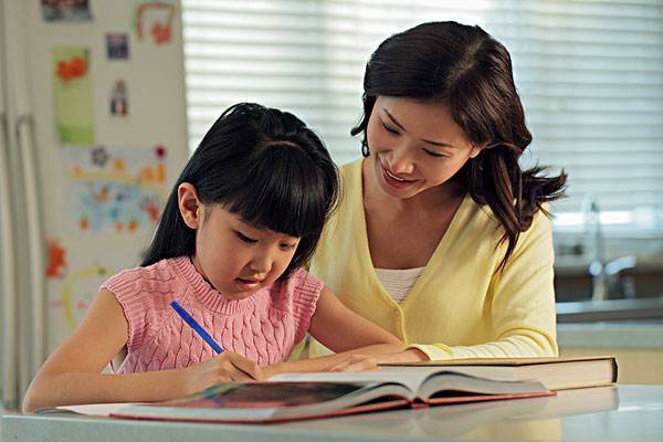 单亲|11岁女孩我裤裆上有血,17岁姐姐3句话,缓解了单亲爸爸的尴尬