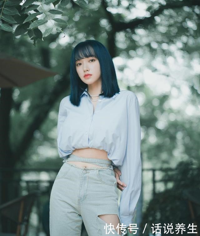 少女|“漫画少女”程潇好绝,迷雾蓝发色配双马尾,女生看了都心动!