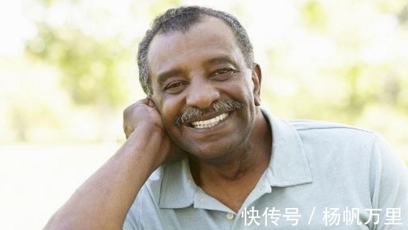 性生活|男人睡前“生嚼”5粒枸杞, 坚持半月, 可能3件“好事”悄悄光临!