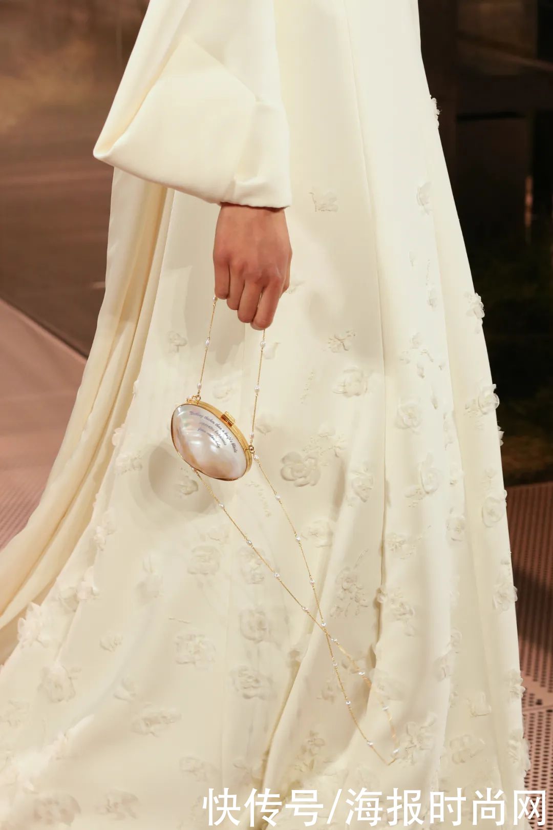 高定周｜打开FENDI这本，关于家人、关于爱的浪漫手册