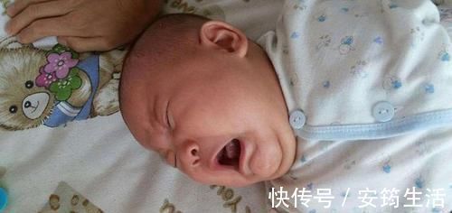 发育|宝宝睡觉时,如果有这些举动,说明大脑发育非常好,更加聪明!