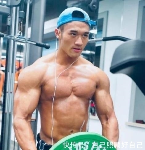 肌肉|98年国产小鲜肉，一身“霸气侧漏”的肌肉，圈粉无数