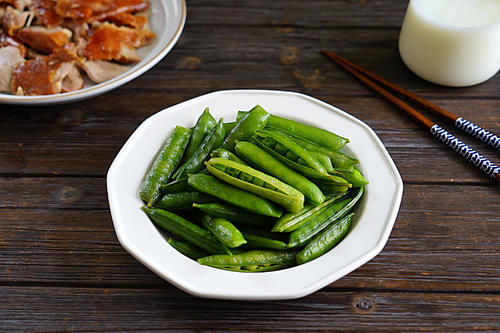 黄辣丁|老公过生日,只有简单的几道菜,网友:过日子,自己舒服就好