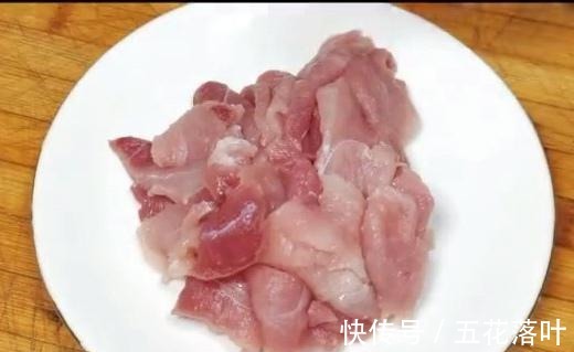 下饭|今天美食，肉炒黄瓜，清脆爽口，黄瓜炒肉是绝配，即营养又下饭！