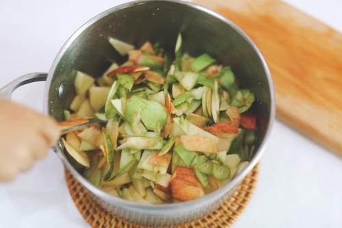 黏稠|苹果果酱黏稠甜香，果肉丰富，自己做的无色素无添加剂，安全放心