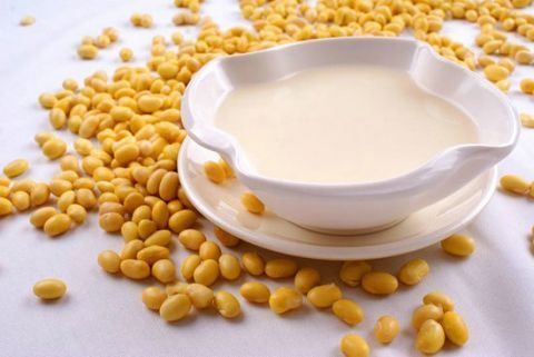 银耳|女人更年期吃这些延缓衰老 红枣富含维生素C