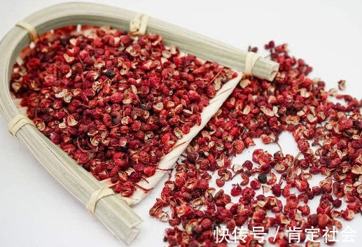 口臭|中医花椒加一物，连喝5天刮油10斤，湿气口臭都“赶跑”