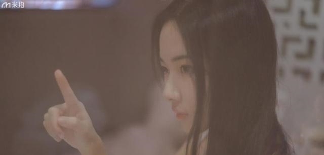 写真|吊带美少女的私房写真,网友激发了我的保护欲