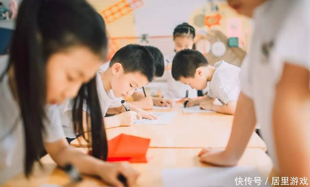 小学|那些小时候能拿“双百”的孩子，为啥上初中后，连及格都费劲了？