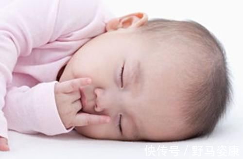 小喆|孩子经常熬到夜里10点以后睡,白天犯困事小,4个影响对娃不利