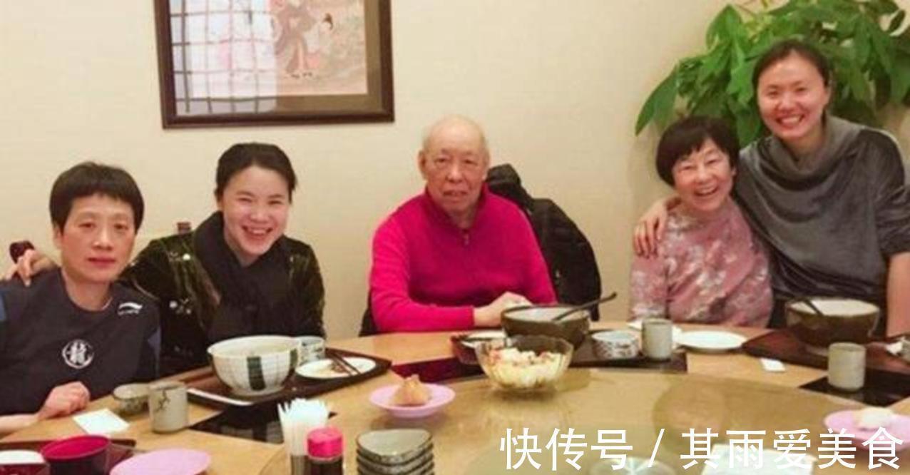 李菊|王楠宴请恩师!60岁金牌教练至今未婚,曾为国乒执教27年