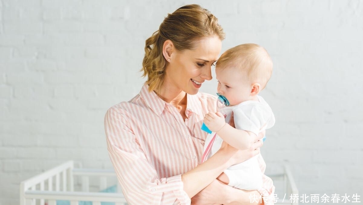 妈妈|新生儿出现这3种表现,说明已经能认出妈妈了,付出的辛苦没白费