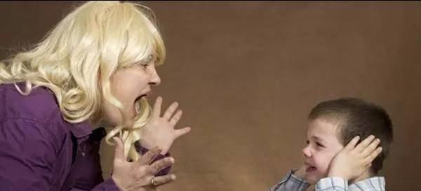 经常给孩子灌输这种思想，会让孩子越来越自卑，看看你是这样吗