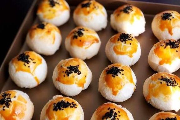 告诉你蛋黄酥究竟用什么油才能酥掉渣，油面比例多少才能不破酥！