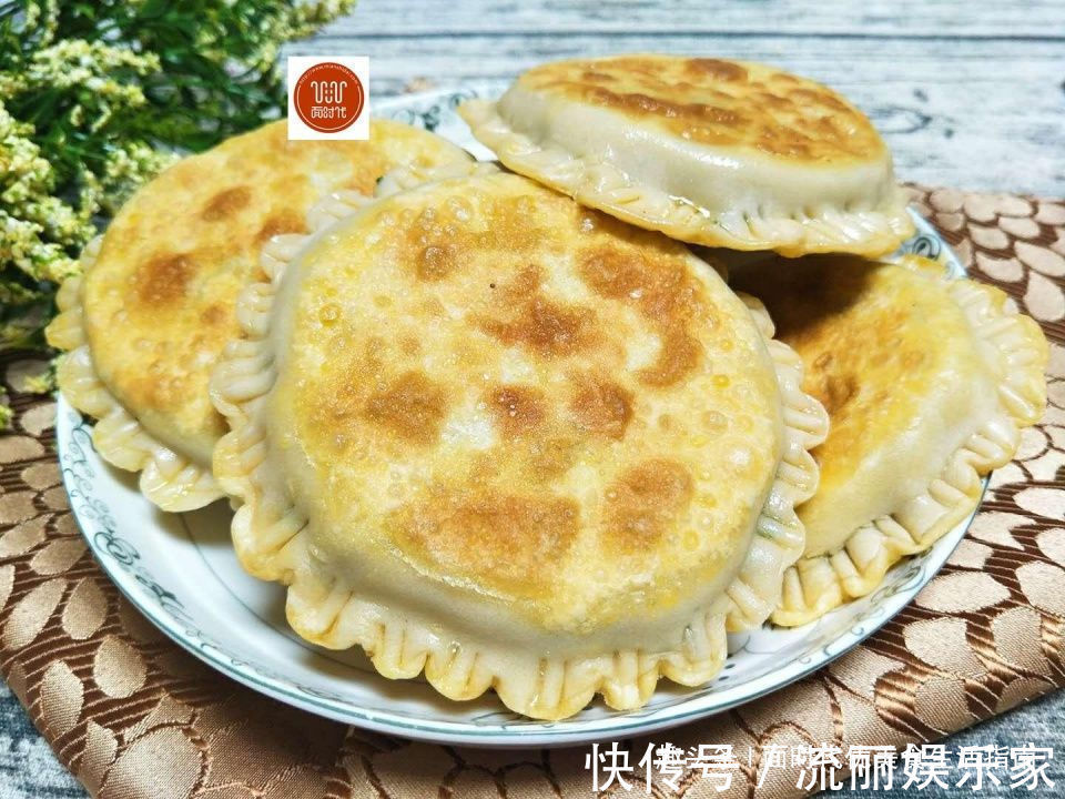 外酥|做韭菜盒子，教你一招，外酥内鲜，好吃不腻，简单又美味！