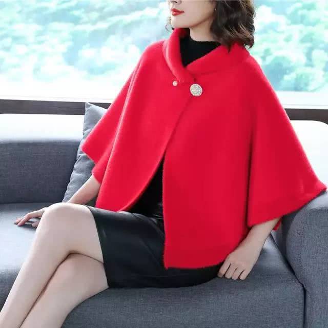 外套 女人再漂亮,出门别大衣配裙子,瞧今年主流貂绒外套,洋气忒保暖