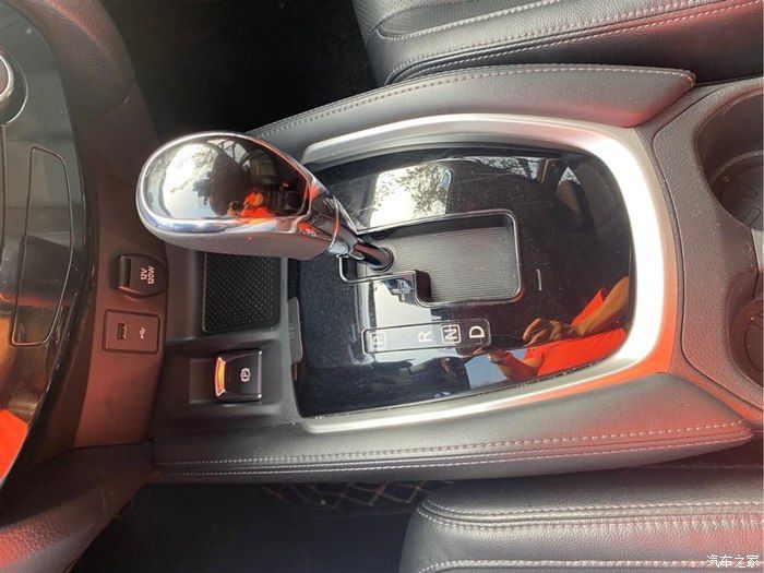 自驾奇骏观赏初春油菜花，采摘小番茄