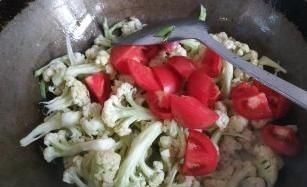 食物|最补钙的食物不是牛奶，其实是它，和西红柿搭配味道好，孩子爱吃