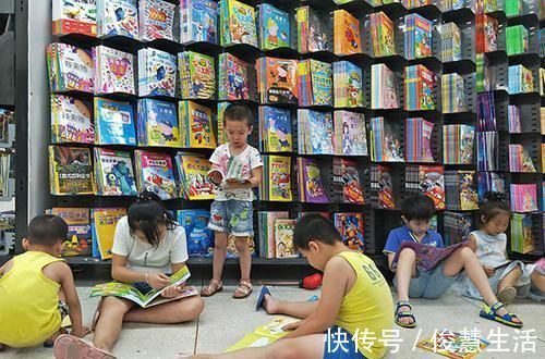 村霸|女儿放假去姥姥家,1个月后再相见,妈妈:小公主变成了“村霸”