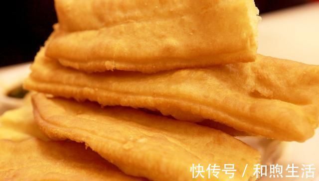 教你自己在家炸油条，牢记5个步骤，油条香酥美味还健康