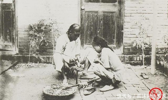 骡子|慈禧时代老照片：贵妇吸鸦片 骡子抬轿