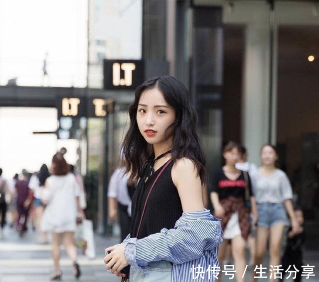 贝雷帽|街拍小姐姐个性十足，红色贝雷帽和个性穿搭，大长腿很诱人！