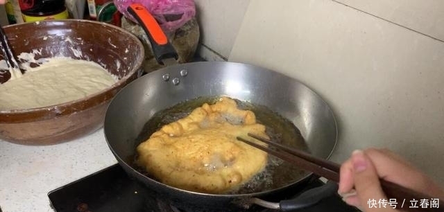 今天才知道,面粉的家常新做法,比油条简单,比包子还香