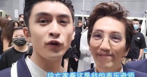 披荆斩棘的哥哥|哥哥的下午茶：张云龙化身段子手，开篇忘词，直言节目组经费有限