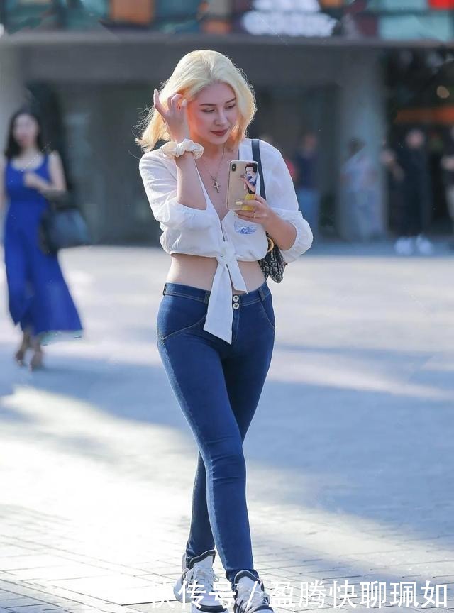 激情|又火了一款“无痕”牛仔裤,时髦又遮肉,大家激情满满!