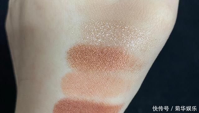 看上去好好吃的巧克力眼影，撕开包装的那一刻我差点咬上去