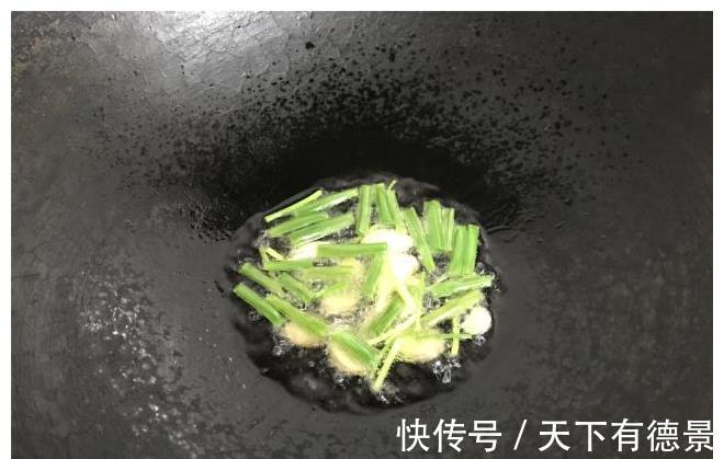 入味|夏天,隔三差五吃这菜,做时多加一料,鲜香入味,每次都光盘