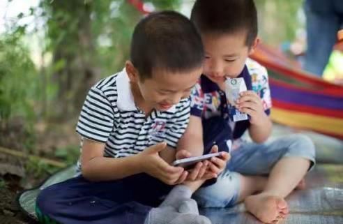 凶手|6岁男孩黑眼球逐渐消失,“凶手”竟然是每天都会用到的“玩具”