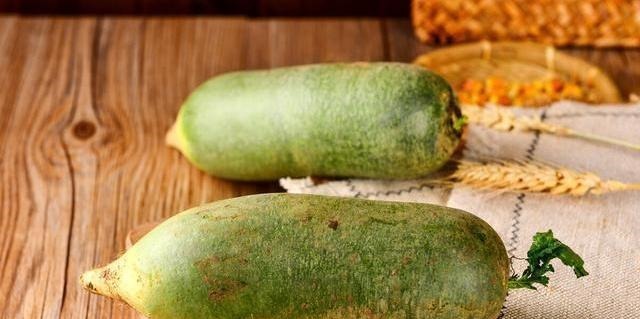 怕买到糠心萝卜学会看这3个地方,挑到的个个新鲜脆嫩又水灵