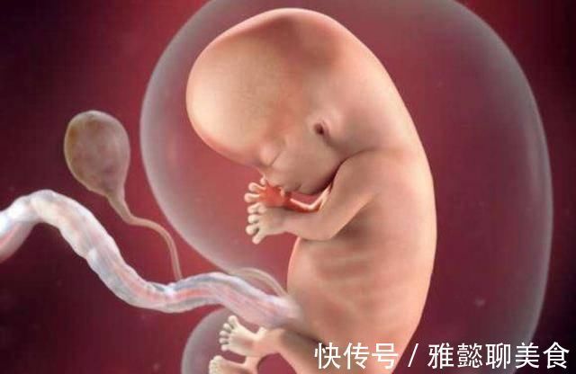 宝宝|水中分娩的宝宝，出生时会“呛水”吗？看完后感叹生命的神奇