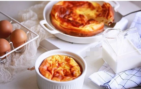 蛋糕|一包酸奶、两个鸡蛋、一勺淀粉,搅一搅就可以做的蛋糕