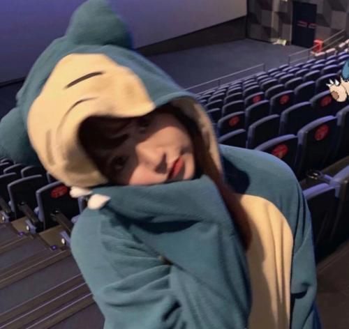 死皮|女孩经常对“嘴唇”做这3行为,迟早变樱桃嘴,香肠嘴妹子建议尝试