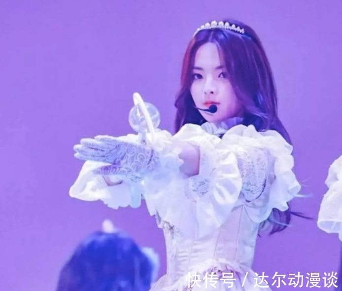 学历|网友嘲讽杨超越学历低,锦鲤的回复让人心疼,学历能代表一切吗?