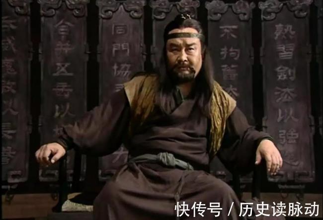 莫大先生@真正的笑傲江湖?衡山派掌门莫大先生云雾十三变,他的武功有多高