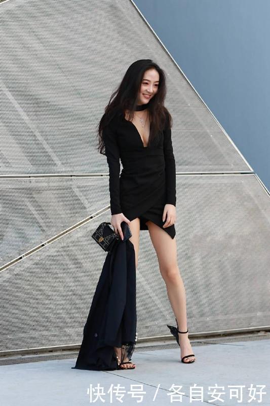 翅膀 高跟鞋上装“翅膀”,走路带风,真担心你会“起飞”