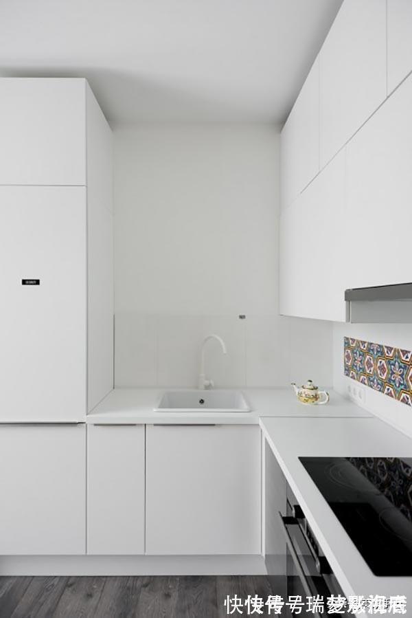 储物区|90后男主坚持把卧室抬高至半空,35㎡家储物空间翻倍,太实用