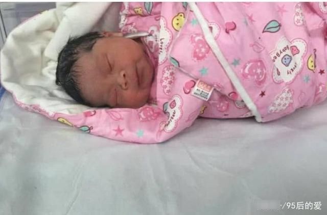 怀孕38周顺产个7斤小胖子，小家伙很是健康，孕妈分享怀孕症状