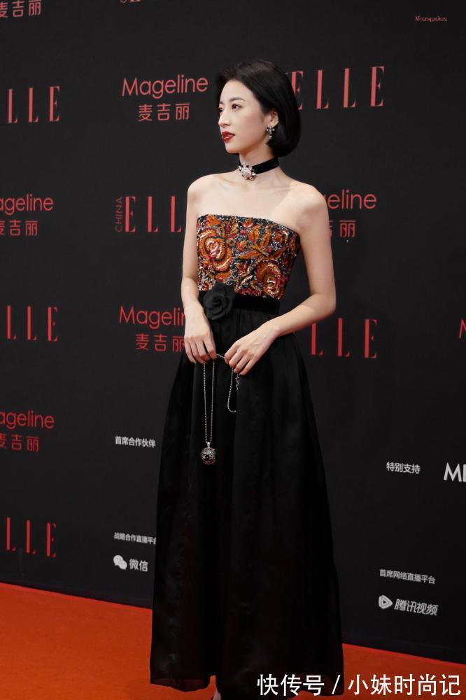 看点@周雨彤身着高奢卖萌招人爱,大气长相凸显穿搭魅力,刺绣元素养眼