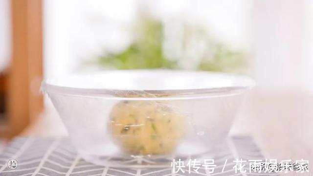 平底锅|一口平底锅就能做成的香葱小饼干,完全无添加,宝宝吃的更放心